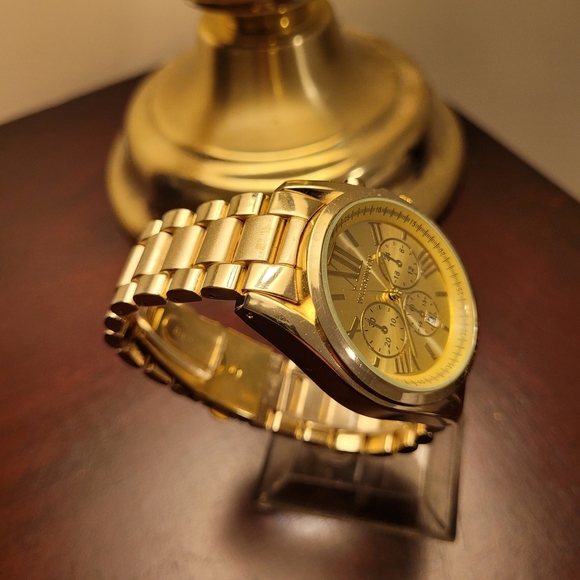 Brand New Women's Gold Watch with Chronograph Roman Dial - Picture 3 of 4